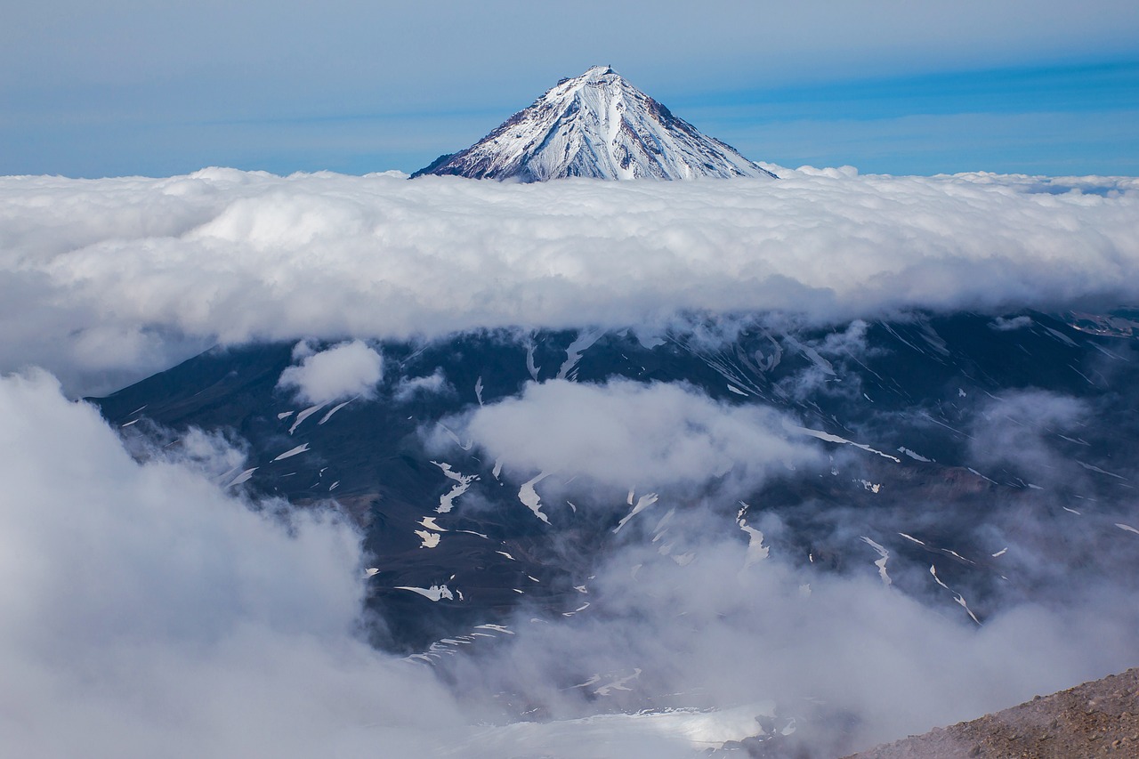 富士山雪顶迟迟未现之谜